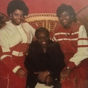 Meet your Posher, Leslie